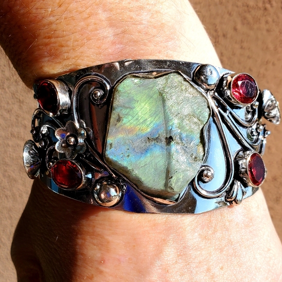 New Unique Rough Labradorite and Garnet Adjustable Cuff 925 Silver Bracelet. - Picture 2 of 16